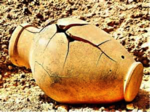 Cloy Pot